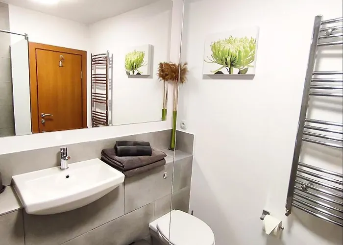 Gala 2bedroom 200m From Gondola شقة